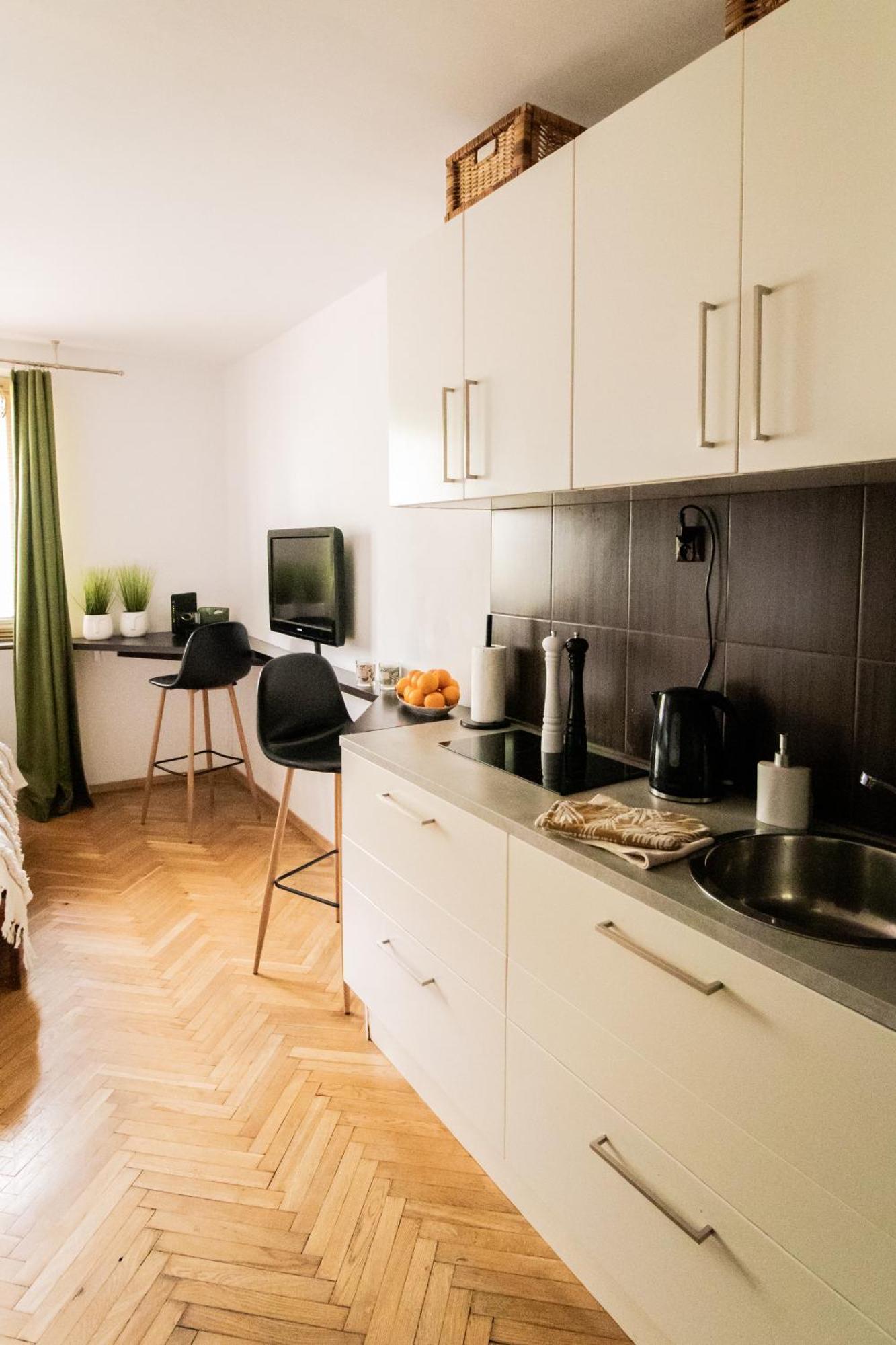 Piotrapartments - Daleka Cozy Train&Airport Apartment Warsaw Ngoại thất bức ảnh